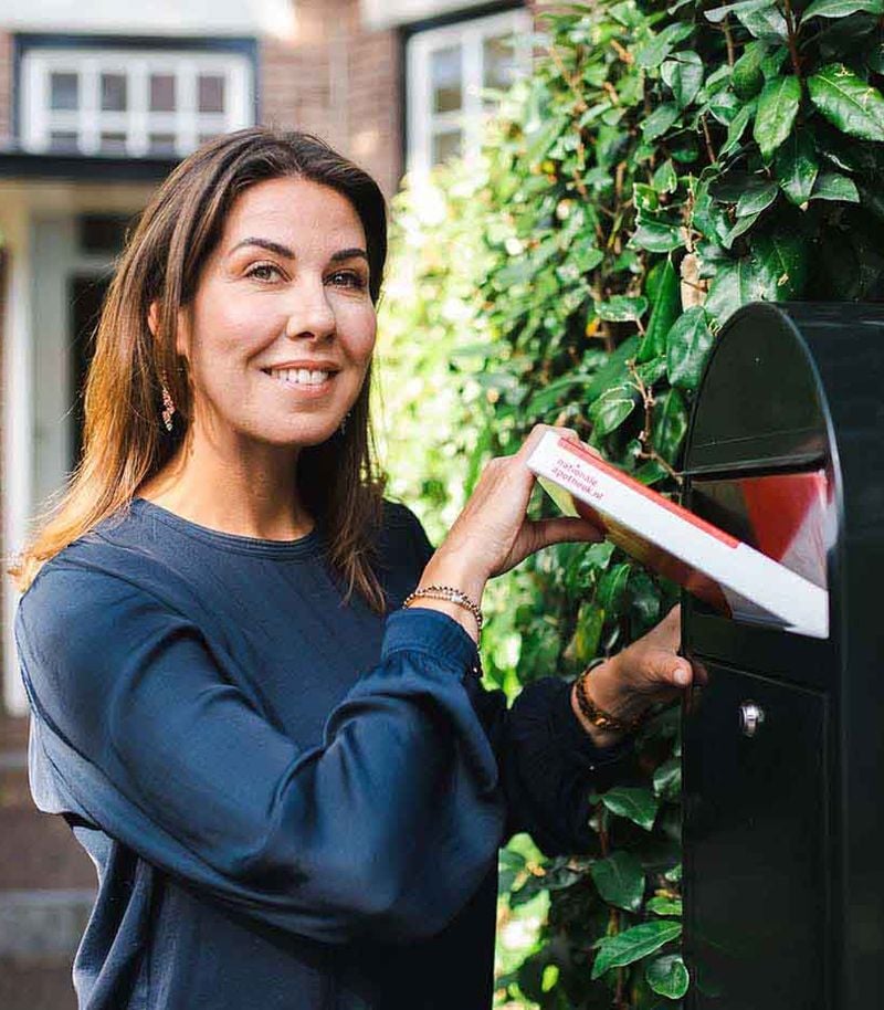 PostNL is de grootste partner waarmee we medicijnen bezorgen.