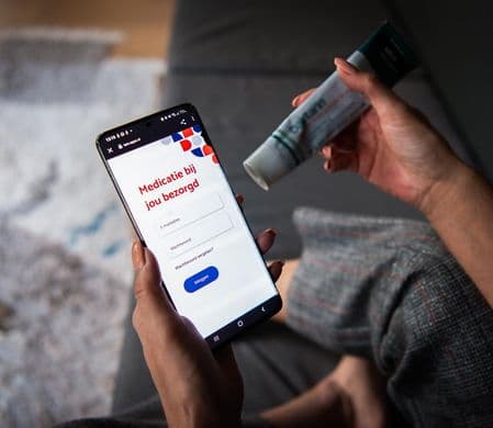 Een vriendelijk, meedenkend team van apothekers, assistenten en klantadviseurs staat klaar om je te helpen met je medicijnen.