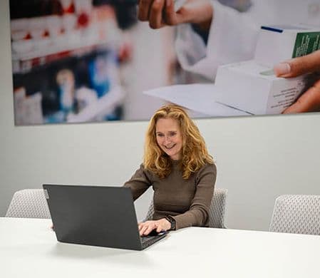 Natacha Spijkers startte als apothekersassistente bij Nationale Apotheek en is nu accountmanager stoppen met roken.